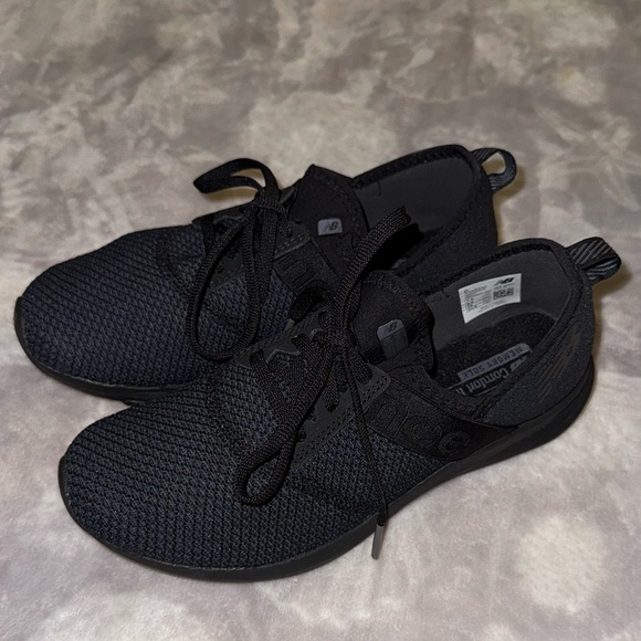 New Balance NWOB FuelCore lightweight running shoes - Picture 3 of 6